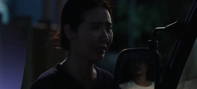 Hạnh ( Huyền Lizzie ) hoảng loạn cầu cứu Toản giữa đ&ecirc;m khuya trong phim Căn nh&agrave; kh&ocirc;ng m&aacute;i che - Ảnh 3.