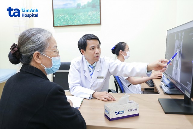 Người phụ nữ 61 tuổi tổn thương thận cấp sau khi uống thuốc giảm đau mua tr&ecirc;n mạng - Ảnh 1.