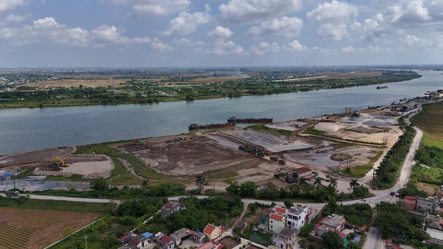 Ninh B&igrave;nh: Bến b&atilde;i bị r&agrave;o chắn ở Giao Thủy, Xu&acirc;n Giang vẫn bụi m&ugrave; mịt - Ảnh 2.