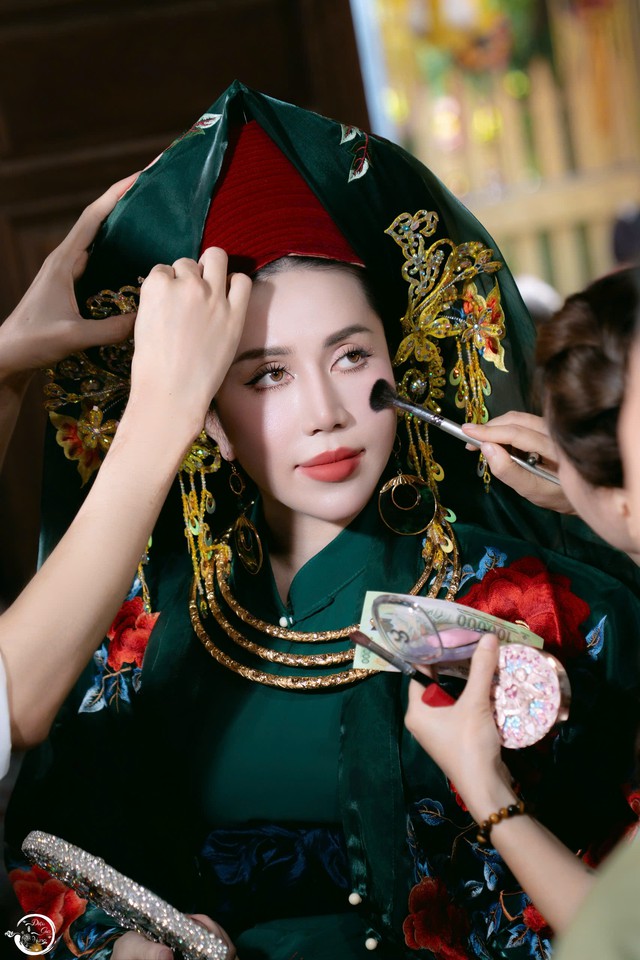 Phản ứng của MC Hồng Nhung VOV Giao th&ocirc;ng khi kh&ocirc;ng t&iacute;nh chuyện trăm năm - Ảnh 2.