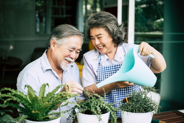 Tuổi gi&agrave; vi&ecirc;n m&atilde;n: 3 điều vợ chồng c&agrave;ng lớn tuổi c&agrave;ng phải giữ - Ảnh 2.