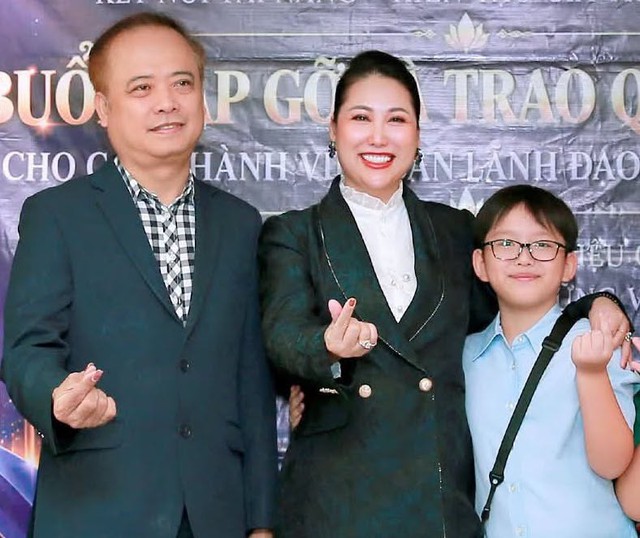Phi Thanh V&acirc;n v&agrave; bạn trai doanh nh&acirc;n: Nghi vấn ho&atilde;n cưới v&agrave; chia tay g&acirc;y x&ocirc;n xao - Ảnh 4.