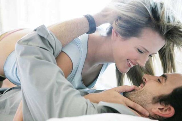 Uống g&igrave; trước khi quan hệ để k&eacute;o d&agrave;i cuộc y&ecirc;u, n&acirc;ng cao sức khỏe - Ảnh 2.