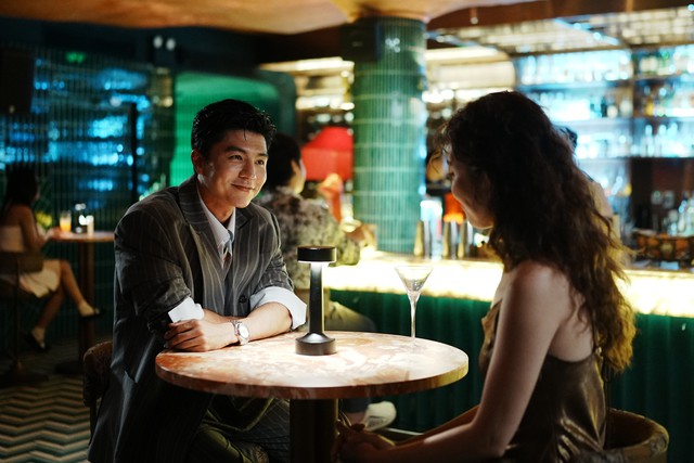 Thúy Ngân được yêu cùng lúc ba người đàn ông trên màn ảnh - Ảnh 1.