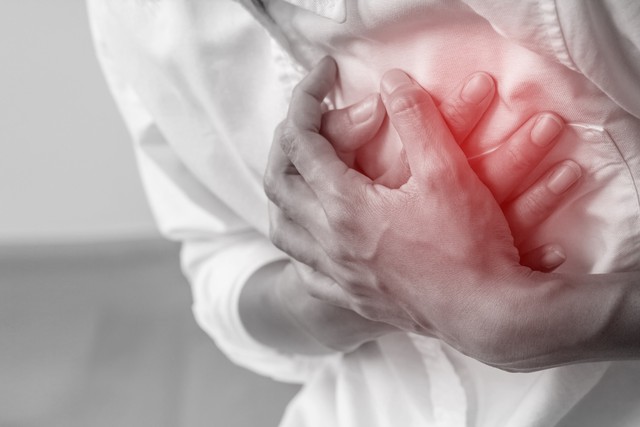 Người phụ nữ 59 tuổi phát hiện nhồi máu cơ tim từ dấu hiệu nhiều người bỏ qua - Ảnh 1.
