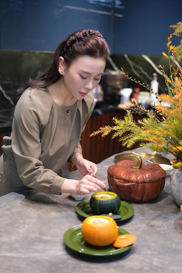 Phương Oanh ở tuổi 37 tận hưởng cuộc sống b&ecirc;n cặp song sinh đ&aacute;ng y&ecirc;u - Ảnh 4.