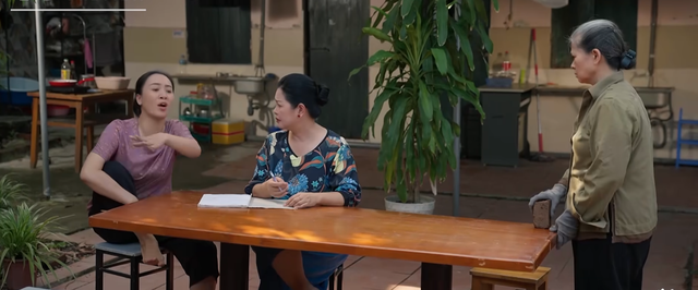 Xóm nhỏ - Tập 7: Ông Đô sốc khi thấy ảnh nhạy cảm của con gái trên mạng- Ảnh 5.