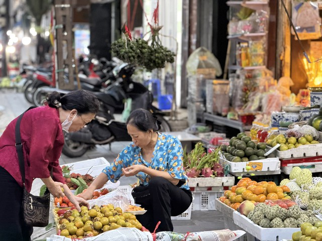 Chỉ cần nh&igrave;n v&agrave;o đặc điểm n&agrave;y người ti&ecirc;u d&ugrave;ng c&oacute; thể ph&acirc;n biệt hồng Việt Nam v&agrave; hồng Trung Quốc - Ảnh 1.