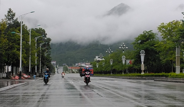 Tin sáng 4/10: Đề xuất ngày 27/7 hàng năm là ngày nghỉ, hưởng nguyên lương; Không khí lạnh mạnh tràn về, miền Bắc có nơi giảm tới 10 độ - Ảnh 2.