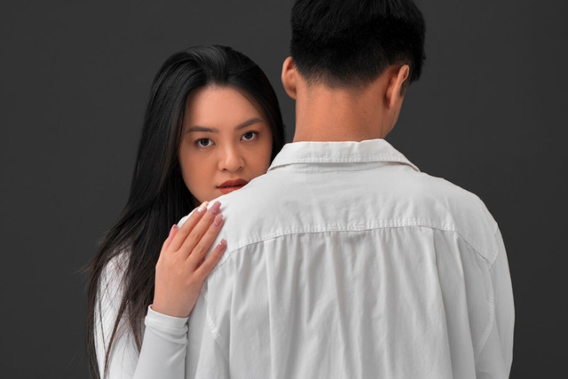 Chồng ngoại t&igrave;nh nhiều năm vẫn kh&ocirc;ng chịu ly h&ocirc;n, c&ograve;n đề nghị 1 điều khiến vợ chết lặng - Ảnh 1.