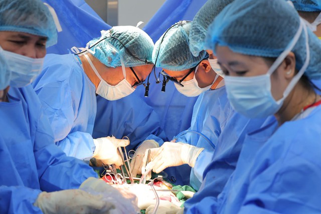 Từ ca đuối nước đến h&agrave;nh tr&igrave;nh hiến tạng: 6 người bệnh ở 3 miền c&oacute; th&ecirc;m cơ hội sống - Ảnh 1.