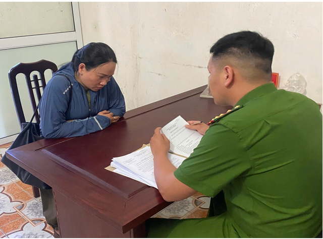 Hưng Y&ecirc;n: Ai từng nhờ Đỗ Thị Hiền l&agrave;m &ldquo;sổ đỏ&rdquo; cần li&ecirc;n hệ l&agrave;m việc ngay với cơ quan C&ocirc;ng an - Ảnh 1.