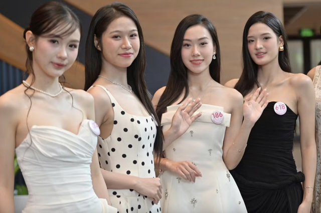 Ngọc H&acirc;n đưa con trai 1 tuổi l&ecirc;n thảm đỏ Hoa hậu Việt Nam 2026 - Ảnh 12.