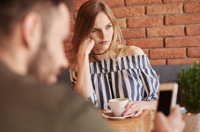 Nổi cơn ghen v&ocirc; l&yacute; khi bắt gặp t&igrave;nh cũ đi với người đ&agrave;n &ocirc;ng kh&aacute;c v&agrave; c&aacute;i kết đắng - Ảnh 2.