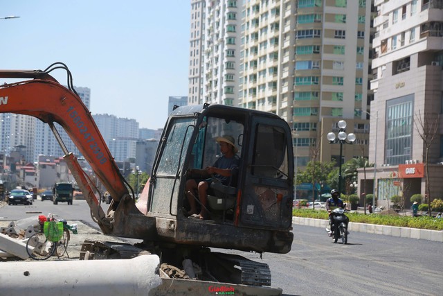Nước r&uacute;t thi c&ocirc;ng V&agrave;nh đai 2.5 đoạn Cầu Giấy - Dịch Vọng trước ng&agrave;y th&ocirc;ng xe - Ảnh 7.