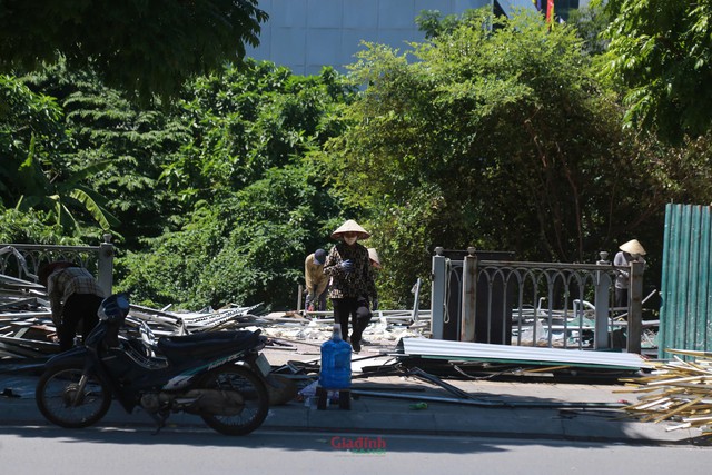 H&agrave; Nội th&aacute;o dỡ c&ocirc;ng tr&igrave;nh vi phạm dọc mương Ma Khay &ndash; Đồng B&ocirc;ng năm 2026 - Ảnh 6.
