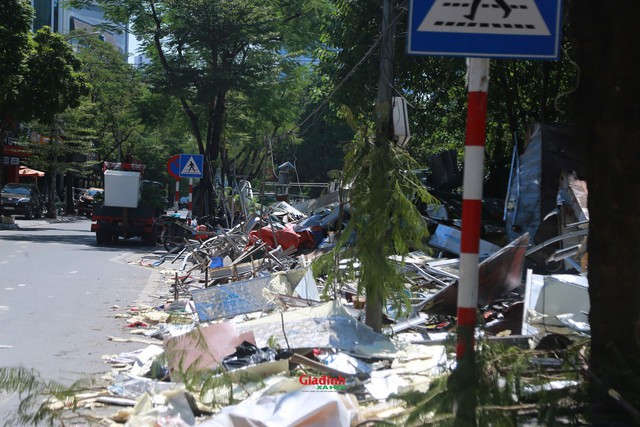 H&agrave; Nội th&aacute;o dỡ c&ocirc;ng tr&igrave;nh vi phạm dọc mương Ma Khay &ndash; Đồng B&ocirc;ng năm 2026 - Ảnh 9.