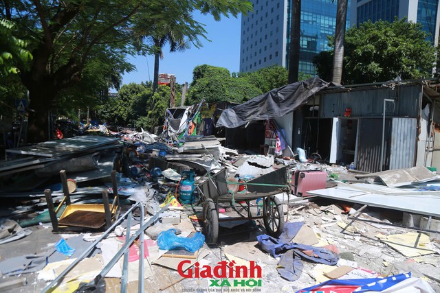 H&agrave; Nội th&aacute;o dỡ c&ocirc;ng tr&igrave;nh vi phạm dọc mương Ma Khay &ndash; Đồng B&ocirc;ng năm 2026 - Ảnh 10.