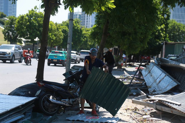 H&agrave; Nội th&aacute;o dỡ c&ocirc;ng tr&igrave;nh vi phạm dọc mương Ma Khay &ndash; Đồng B&ocirc;ng năm 2026 - Ảnh 12.