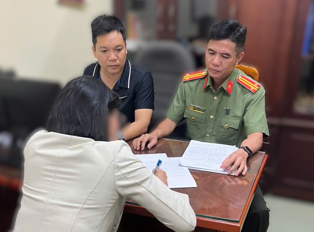 Xử phạt người phụ nữ tự dựng video k&ecirc;u gọi gom đất l&uacute;a để kiếm hoa hồng - Ảnh 1.