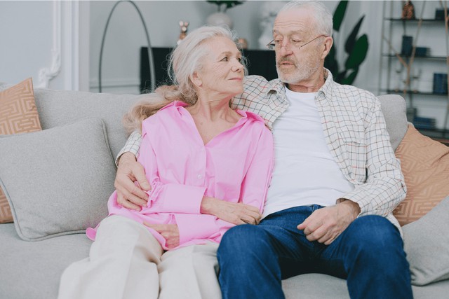 B&iacute; quyết cải thiện ham muốn v&agrave; "thắp lửa" y&ecirc;u sau tuổi 60 - Ảnh 2.
