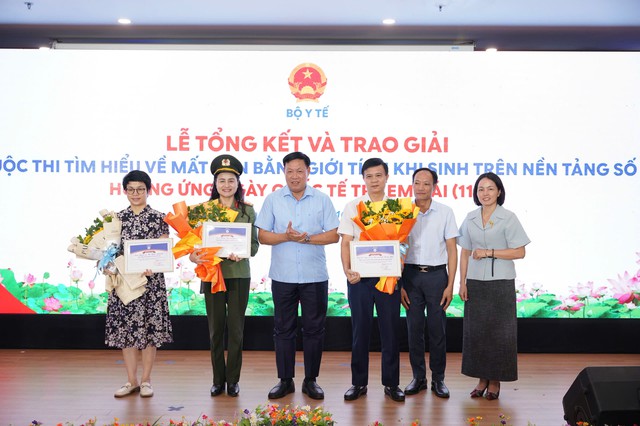 Thứ trưởng Bộ Y tế: Tăng cường kiểm so&aacute;t lựa chọn giới t&iacute;nh thai nhi, giảm thiểu mất c&acirc;n bằng giới t&iacute;nh khi sinh - Ảnh 1.