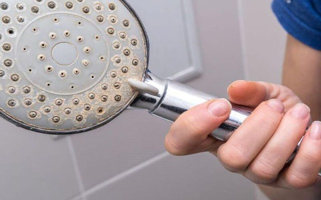 Những vị tr&iacute; trong nh&agrave; &iacute;t ai ngờ tới lại l&agrave; nguồn g&acirc;y nhiễm khuẩn bụi bẩn - Ảnh 3.