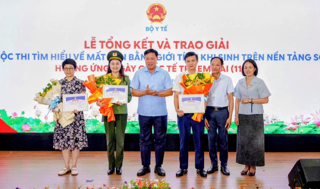 Bộ Y tế trao giải cuộc thi 'Tìm hiểu về mất cân bằng giới tính khi sinh trên nền tảng số': Những câu chuyện chạm tới trái tim từ nấc thang cơ sở - Ảnh 3.