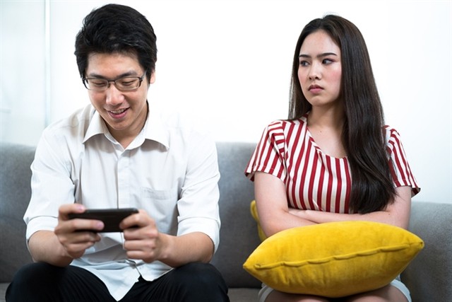 Chồng kh&ocirc;ng phấn đấu v&igrave; c&oacute; 50 triệu đồng mỗi th&aacute;ng từ bố mẹ - Ảnh 1.