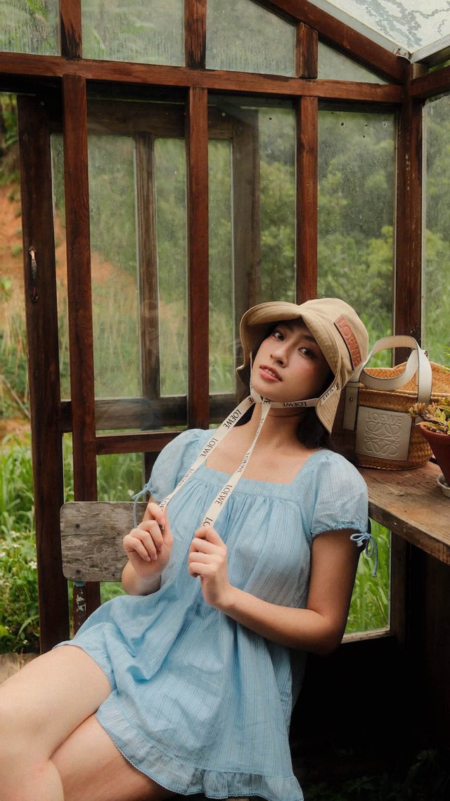 Lương Th&ugrave;y Linh giản dị ở Đ&agrave; Lạt - Ảnh 5.