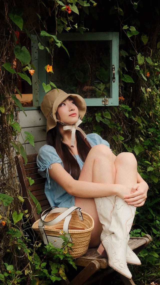 Lương Th&ugrave;y Linh giản dị ở Đ&agrave; Lạt - Ảnh 7.