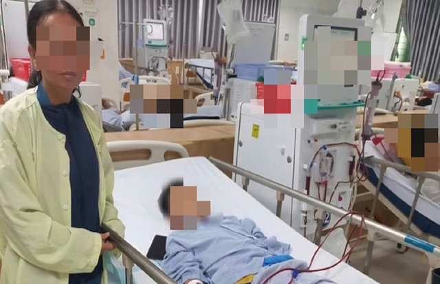 B&eacute; trai 8 tuổi suy thận cấp, b&aacute;c sĩ cảnh b&aacute;o sai lầm nhiều cha mẹ mắc phải khi chăm con - Ảnh 1.
