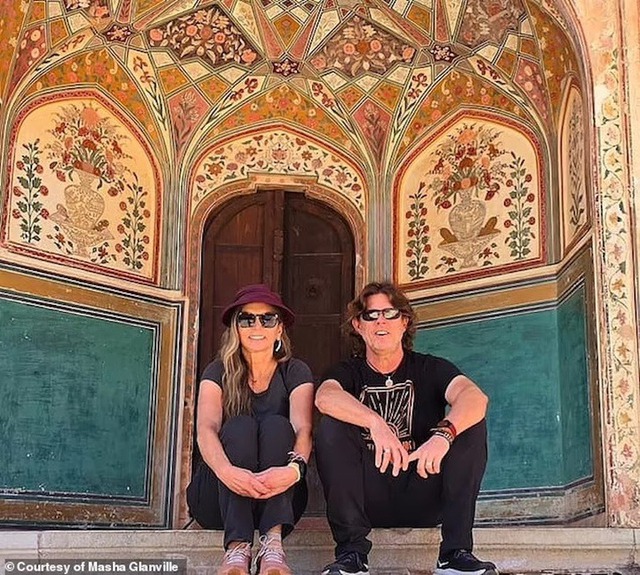 Cuộc sống b&aacute;n nh&agrave; đi du lịch: Sự thật trần trụi đằng sau những bức ảnh triệu like - Ảnh 2.