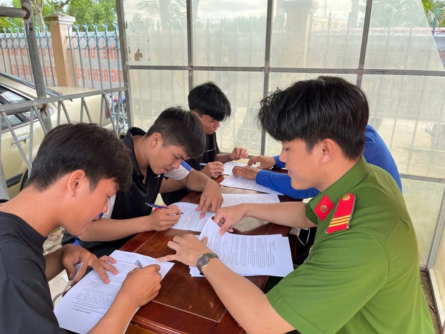 Đ&aacute;p ứng điều kiện n&agrave;y c&ocirc;ng d&acirc;n mới được tham gia nghĩa vụ C&ocirc;ng an nh&acirc;n d&acirc;n 2026 - Ảnh 2.