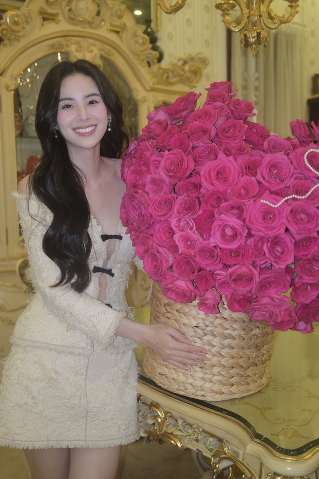 C&aacute;ch giữ hoa tươi l&acirc;u của 'n&agrave;ng d&acirc;u h&agrave;o m&ocirc;n' Hương Li&ecirc;n khiến chị em th&iacute;ch th&uacute; v&igrave; đơn giản - Ảnh 2.