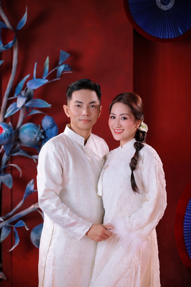 3 con nh&agrave; Kh&aacute;nh Thi - Phan Hiển chụp ảnh đ&oacute;n Tết c&ugrave;ng bố mẹ si&ecirc;u đ&aacute;ng y&ecirc;u - Ảnh 6.