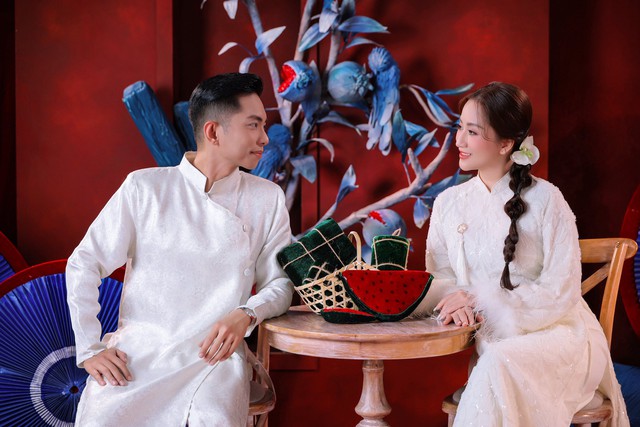 3 con nh&agrave; Kh&aacute;nh Thi - Phan Hiển chụp ảnh đ&oacute;n Tết c&ugrave;ng bố mẹ si&ecirc;u đ&aacute;ng y&ecirc;u - Ảnh 9.