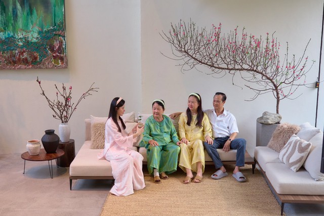 Ảnh đ&oacute;n Tết b&igrave;nh dị của gia đ&igrave;nh Midu - Ảnh 9.