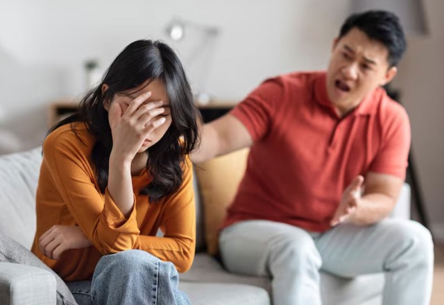 Vợ quỳ xin tha thứ v&igrave; lỡ ph&aacute;t sinh quan hệ kh&ocirc;ng an to&agrave;n với người y&ecirc;u cũ trước ng&agrave;y cưới - Ảnh 2.