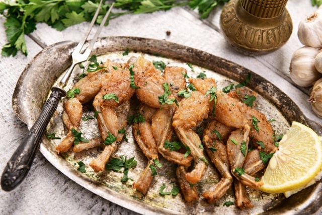 Thịt c&oacute;c: Thực phẩm bồi bổ theo d&acirc;n gian nhưng tiềm ẩn nguy cơ ngộ độc nếu chế biến sai c&aacute;ch - Ảnh 1.