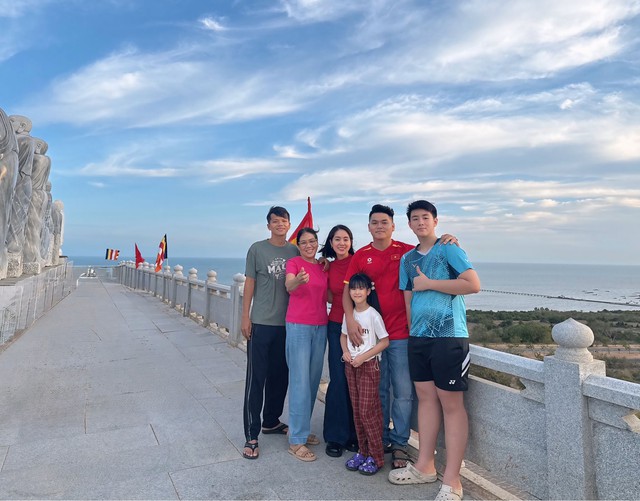 Lê Phương cùng chồng con về quê nội đón Tết sớm - Ảnh 3. Lê Phương cùng chồng con về quê nội đón Tết sớm - Ảnh 3.