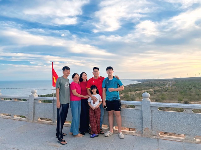 Lê Phương cùng chồng con về quê nội đón Tết sớm - Ảnh 9. Lê Phương cùng chồng con về quê nội đón Tết sớm - Ảnh 9.