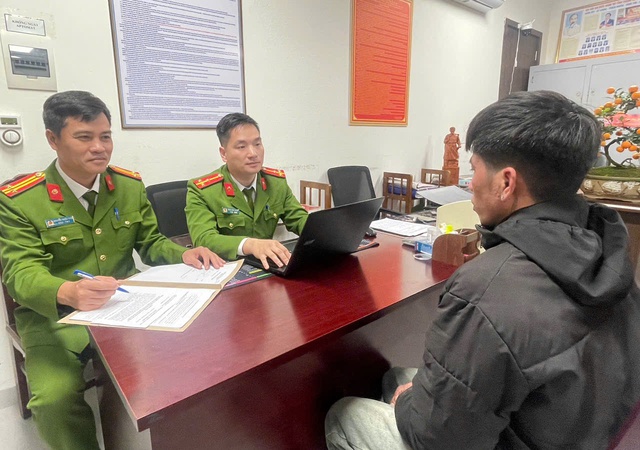 Bắt giữ đối tượng cướp giật t&agrave;i sản chỉ sau 2 giờ tại Thanh H&oacute;a - Ảnh 1.