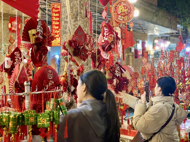 C&aacute;c mặt h&agrave;ng trang tr&iacute; Tết 2026 c&oacute; g&igrave; đặc biệt? - Ảnh 7.