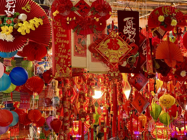 C&aacute;c mặt h&agrave;ng trang tr&iacute; Tết 2026 c&oacute; g&igrave; đặc biệt? - Ảnh 11.