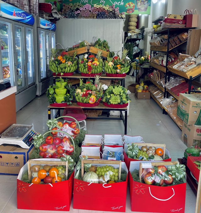 M&acirc;m ngũ quả gi&aacute; tiền triệu vẫn &ldquo;ch&aacute;y h&agrave;ng&rdquo; dịp cận Tết 2026 - Ảnh 3.