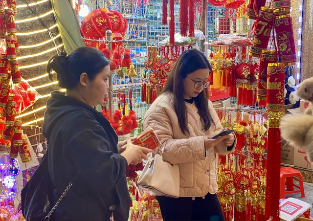 Những mẫu lì xì nào đang được người tiêu dùng không tiếc tiền chi trong dịp Tết 2026? - Ảnh 6. Những mẫu lì xì nào đang được người tiêu dùng không tiếc tiền chi trong dịp Tết 2026? - Ảnh 6.