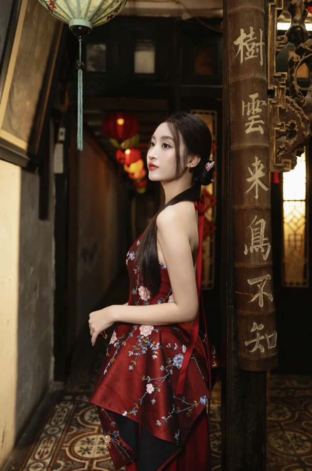 Đỗ Mỹ Linh gây chú ý với khoảnh khắc hạnh phúc bên gia đình ngày Tết 2026 - Ảnh 3. Đỗ Mỹ Linh gây chú ý với khoảnh khắc hạnh phúc bên gia đình ngày Tết 2026 - Ảnh 3.