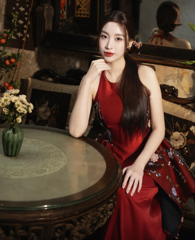 Đỗ Mỹ Linh gây chú ý với khoảnh khắc hạnh phúc bên gia đình ngày Tết 2026 - Ảnh 4. Đỗ Mỹ Linh gây chú ý với khoảnh khắc hạnh phúc bên gia đình ngày Tết 2026 - Ảnh 4.