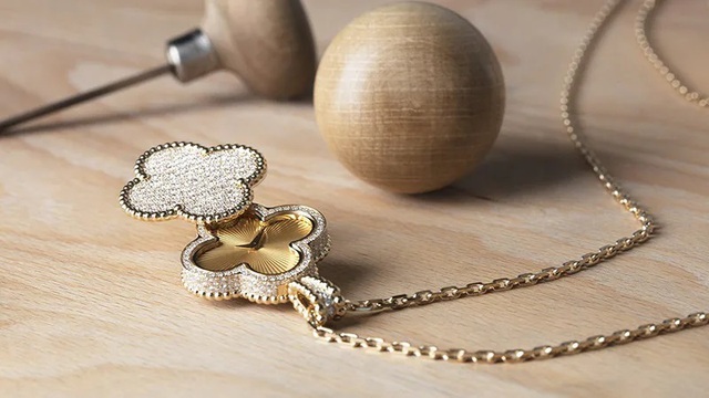 Loại trang sức nào giúp hút tài lộc, mang lại may mắn trong năm 2026? - Ảnh 5. Loại trang sức nào giúp hút tài lộc, mang lại may mắn trong năm 2026? - Ảnh 5.